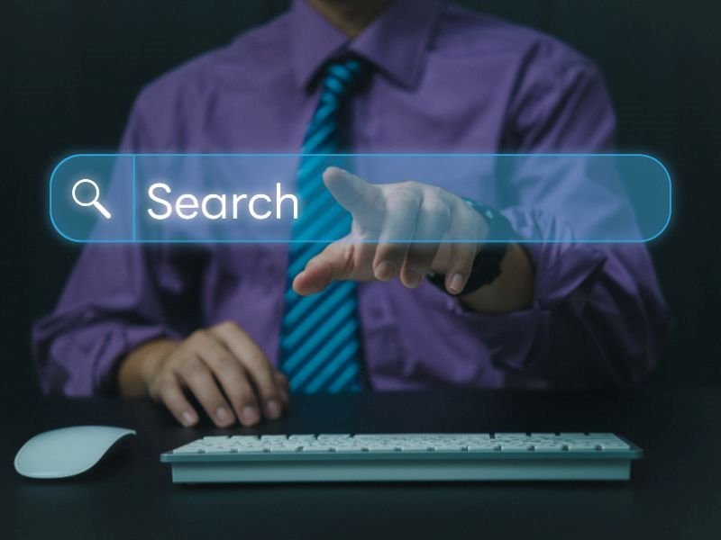 Th&ocirc;ng qua search box người d&ugrave;ng c&oacute; thể nhập c&aacute;c từ kh&oacute;a hoặc cụm từ m&agrave; họ muốn t&igrave;m kiếm
