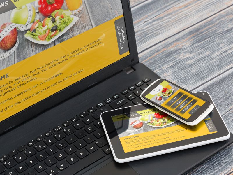 Thể hiện m&agrave;u sắc thương hiệu tr&ecirc;n website